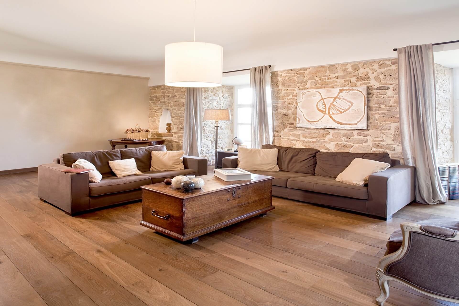 MCO-parquet-bois-massif-tendane-automne-hiver-naturel Un sol en bois qui donne envie de marcher pieds nus et de garder la maison longtemps